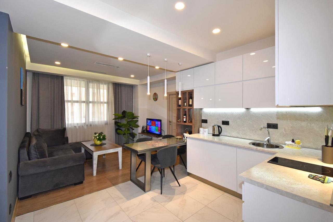 Home4You City Center Apartments Yerevan Exterior foto